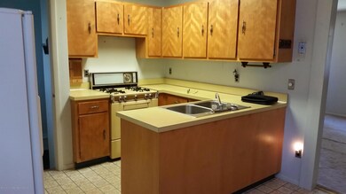 525 Oxford St, Toms River, NJ 08755 - photo 6