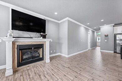 122 E Glendale Ln, Rogers, AR 72758 - photo 4