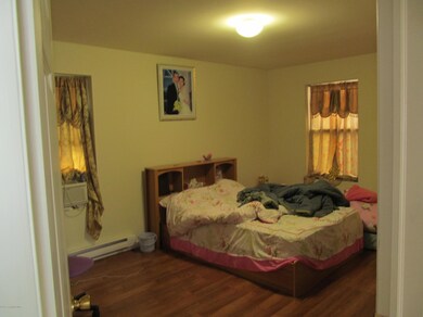 65 N 3rd St unit Upper, Stroudsburg, PA 18360 - photo 4