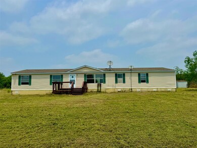 1011 Ben Dr, Cleburne, TX 76031 - photo 2
