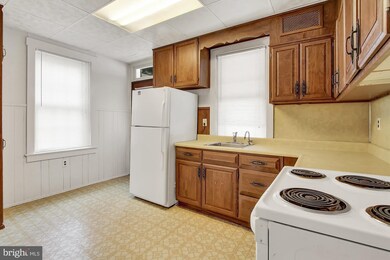 1417 Birch St, Reading, PA 19604 - photo 4