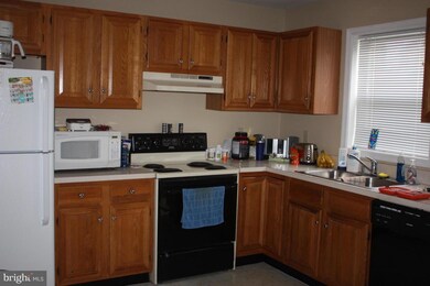 524 E Main St, New Holland, PA 17557 - photo 7