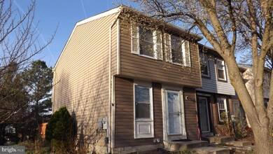 6012 Rowanberry Dr, Elkridge, MD 21075 - photo 2