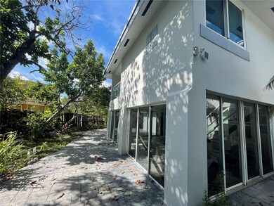 SE Rear corner