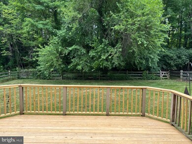 7 Nikhil Ct, Claymont, DE 19703 - photo 2