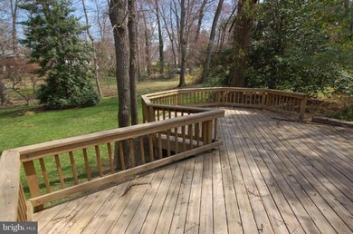 2431 Flint Hill Rd, Vienna, VA 22181 - photo 6