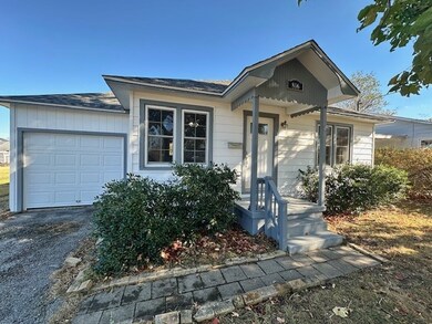 806 NW B St, Bentonville, AR 72712 - photo 2