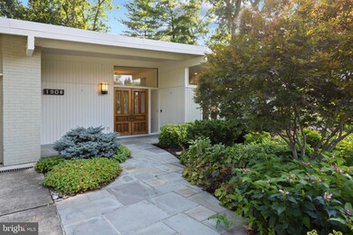 1908 Windmill Ln, Alexandria, VA 22307 - photo 7