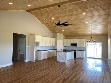 805 Meadow Bend Cir, Stephenville, TX 76401 - photo 6