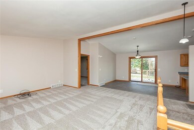 1722 12th St, Des Moines, IA 50314 - photo 4