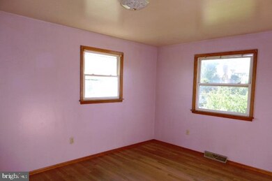 1435 Beacon St, Keyser, WV 26726 - photo 6