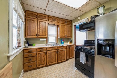 1522 B Ave NW, Cedar Rapids, IA 52405 - photo 7