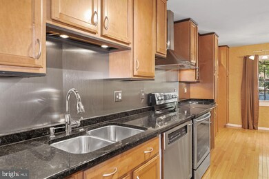 11766 Carriage House Dr, Silver Spring, MD 20904 - photo 7