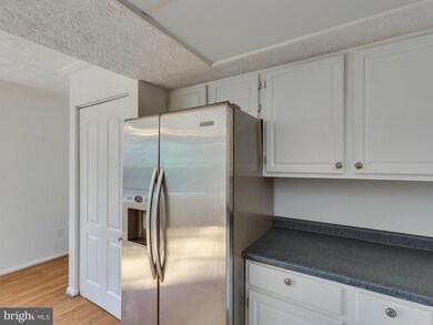 13344 Burkitts Rd, Fairfax, VA 22033 - photo 3