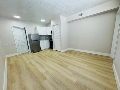 2940 W Flagler St unit 4, Miami, FL 33135 - photo 2