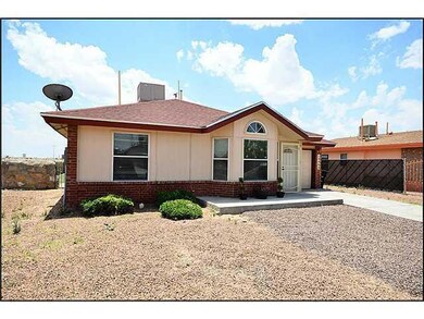 14468 Bryce Dr, Horizon City, TX 79928 - photo 2