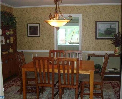 533 Gainsboro Rd, Drexel Hill, PA 19026 - photo 7