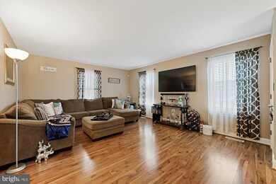 2116 Sunbriar Ln, Gwynn Oak, MD 21207 - photo 7