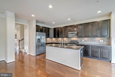 2950 Finsbury Place, Fairfax, VA 22031 - photo 4