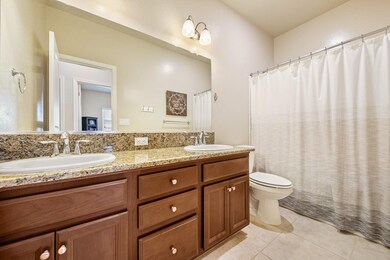 3313 N Pearwood Ave, Fresno, CA 93727 - photo 5