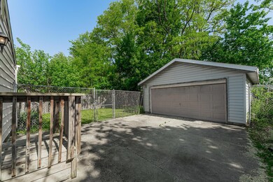 4910 Fox Ridge Ct, Columbus, OH 43228 - photo 6