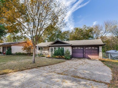 217 Page Ct, Hurst, TX 76053 - photo 2