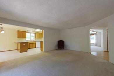 3093 Pineview Ct, Medford, OR 97504 - photo 7