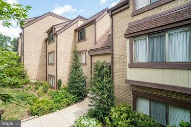 1665 Parkcrest Cir unit 300, Reston, VA 20190 - photo 4