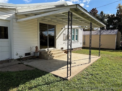 611 SW 9th St, Wilburton, OK 74578 - photo 5