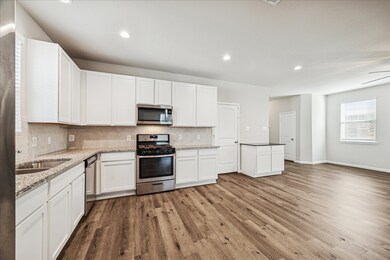 2224 Raider Dr, Conroe, TX 77301 - photo 6