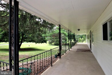 21127 Mount Aetna Rd, Hagerstown, MD 21742 - photo 6