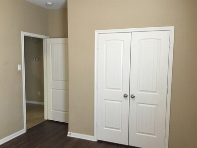 1020 Luke Dr, Alvin, TX 77511 - photo 7