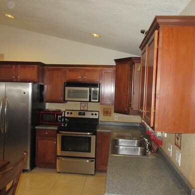 21 Jardine St, Springfield, MA 01107 - photo 6