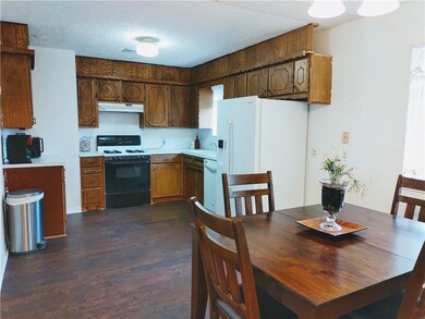 Dining/ Kitchen