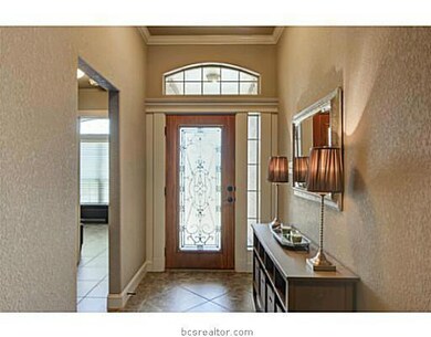 Entry/Foyer.