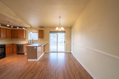 3217 SW Pumice Ave, Redmond, OR 97756 - photo 4