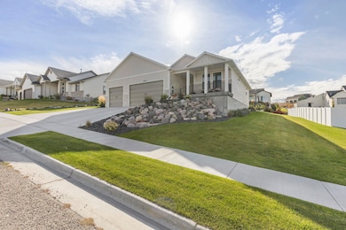 6482 E Crown Crescent, Ammon, ID 83406 - photo 2