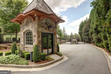 9715 Almaviva Dr, Alpharetta, GA 30022 - photo 2