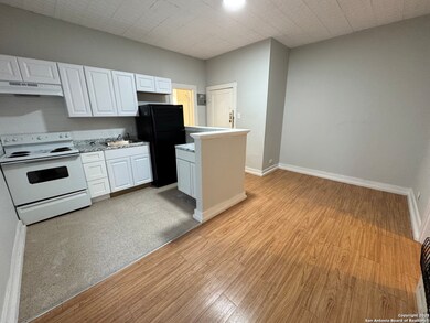 407 E Locust St unit 5, San Antonio, TX 78212 - photo 2