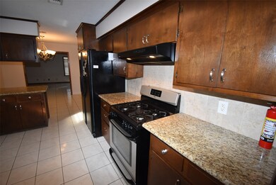 4105 Heatherglen St, Bay City, TX 77414 - photo 2