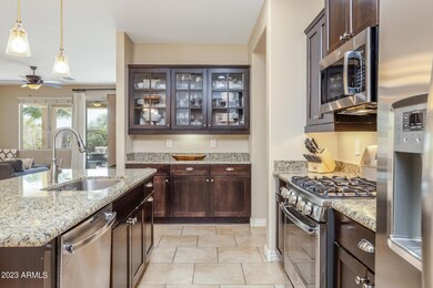 20) KITCHEN