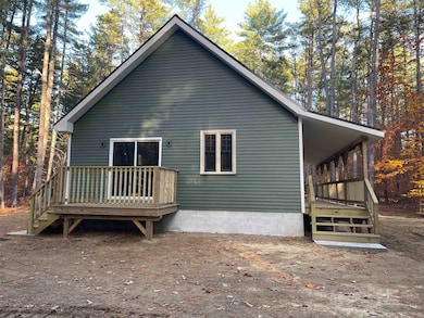 THIS HOME HAS. INYL CLPBOARD EXTERIOR WITH A METAL ROOF.