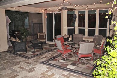 Large Covered Patio w/Pavers