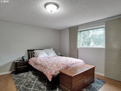 Bedroom, Primary