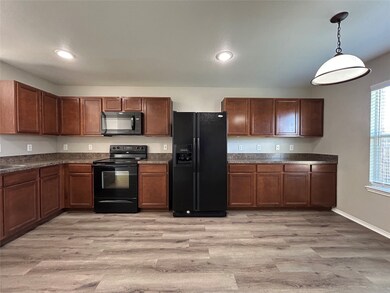 5752 Talons Crest Cir, Fort Worth, TX 76179 - photo 3