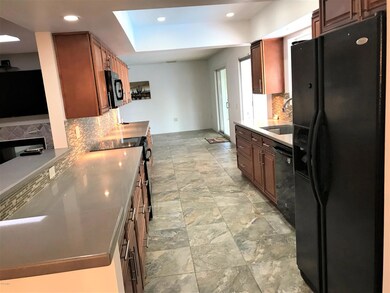 9839 W Evergreen Dr, Sun City, AZ 85373 - photo 4