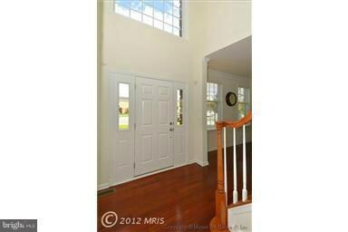 42313 Magistrate Ct, Chantilly, VA 20152 - photo 2