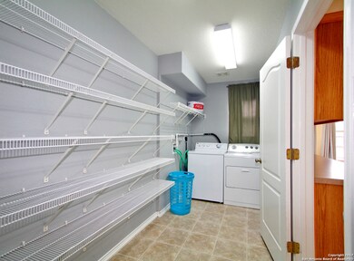 7406 Gamble Oak Dr, San Antonio, TX 78223 - photo 7