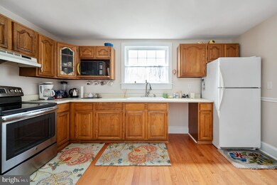 210 Lake Shore Dr, Colonial Beach, VA 22443 - photo 4