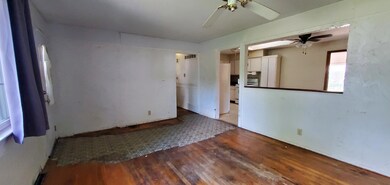 Entry/Living Room
